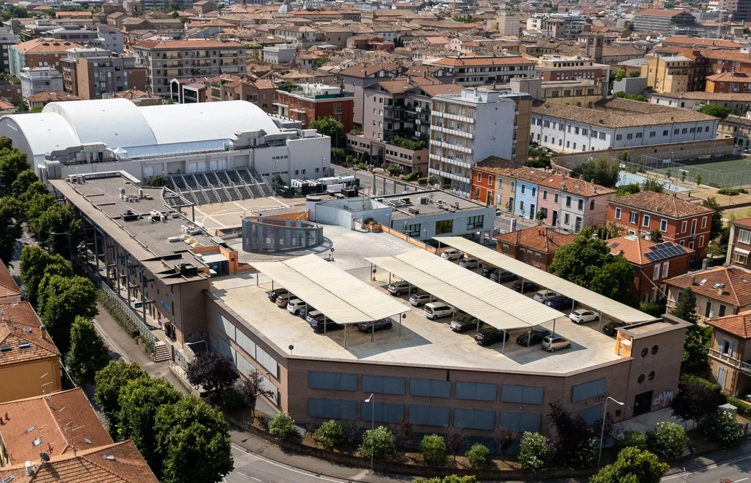 ENGLOBE Nuovo Edificio Parcheggio Multipiano Curvone Pesaro
