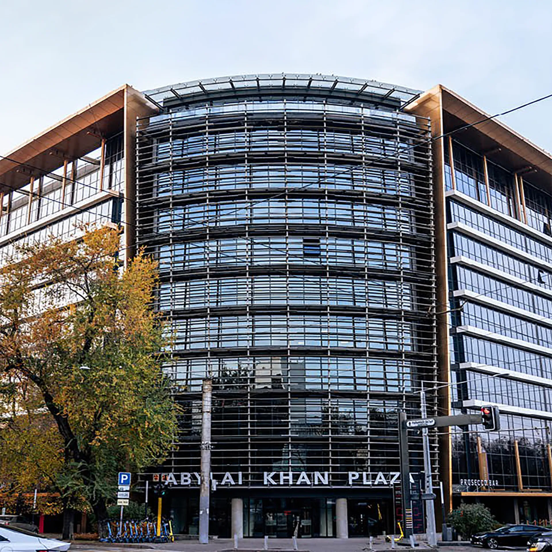 Ablai Khan Building – Nuova costruzione residenziale e commerciale ENGLOBE Progettazione Integrata
