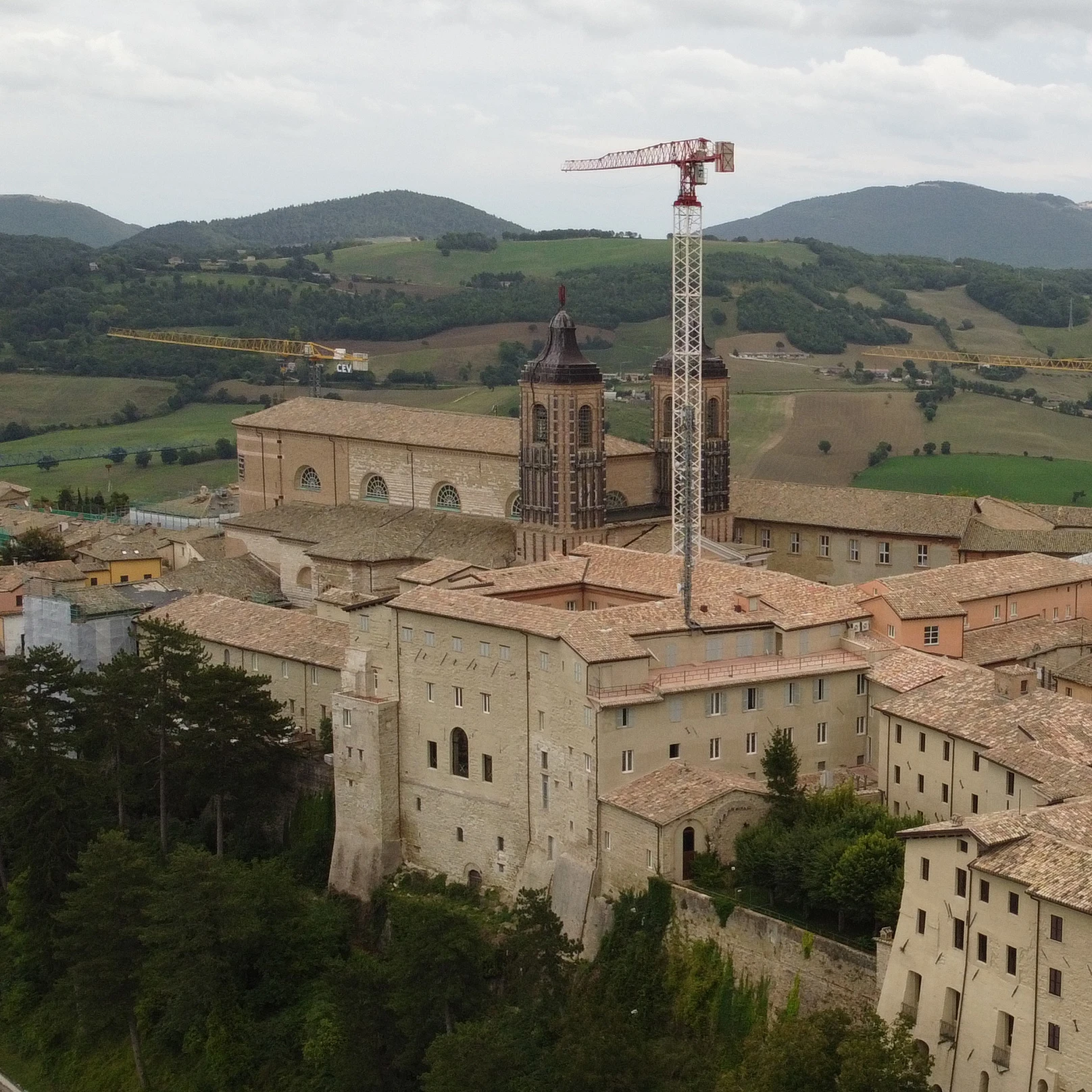 Lavoro di restauro con miglioramento sismico del palazzo Arcivescovile di Camerino